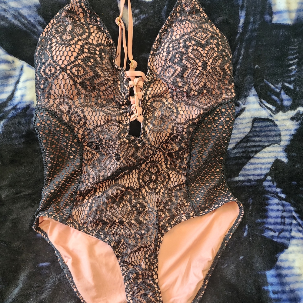 Lace Overlay One-Piece Swimsuit